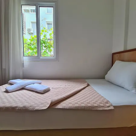 Fora Apartmanhotel *