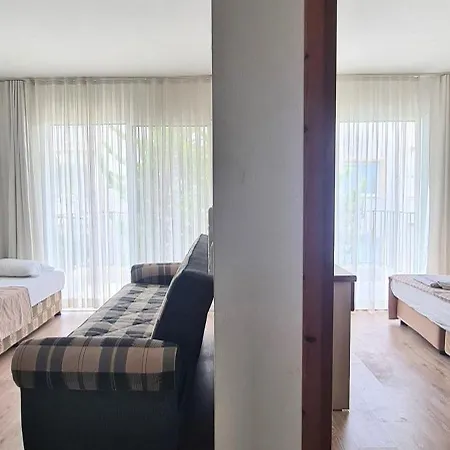 Hotel de apartamente Fora *