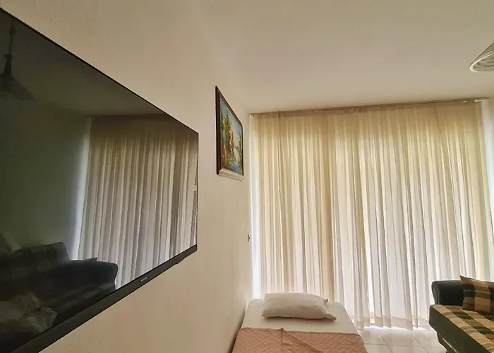 Fora Aparthotel 4*